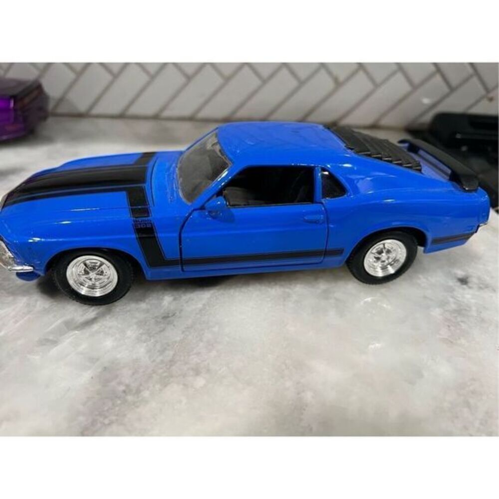 1970 1:18 MAISTO Ford USA Mustang Mach-1 Blue Black MI31453B